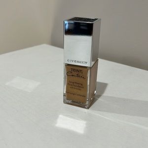 Givenchy foundation